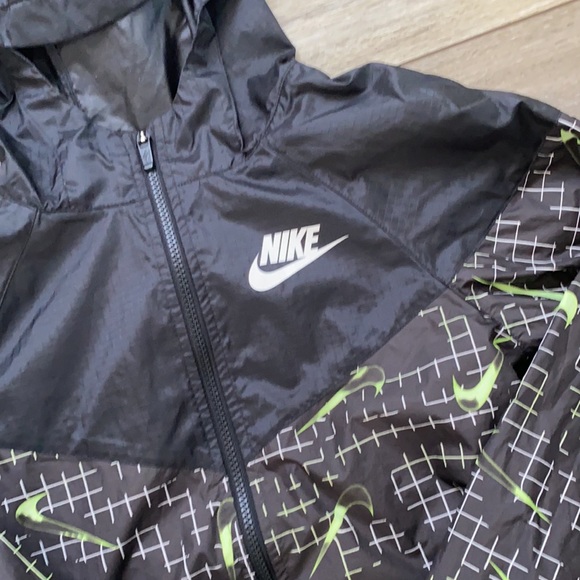 Nike Windbreaker - Picture 3 of 9